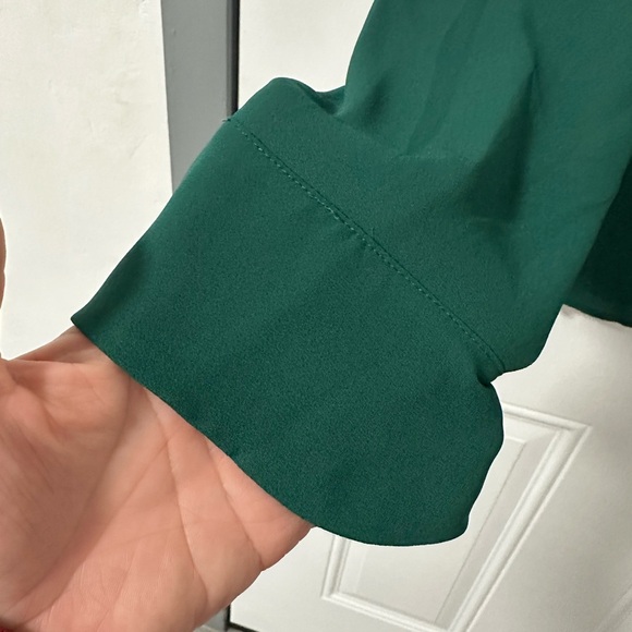 LOFT Women's Emerald Ruffle Blouse, Size Medium Petite - Picture 3 of 11